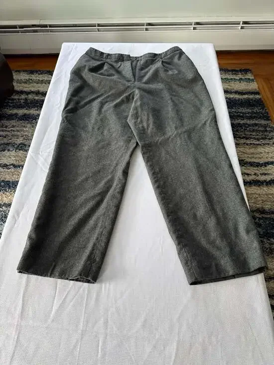 Talbots Petites Italian Fabric Gray Wool Blend Pleated Dress Pants Size 14P - Picture 2 of 4